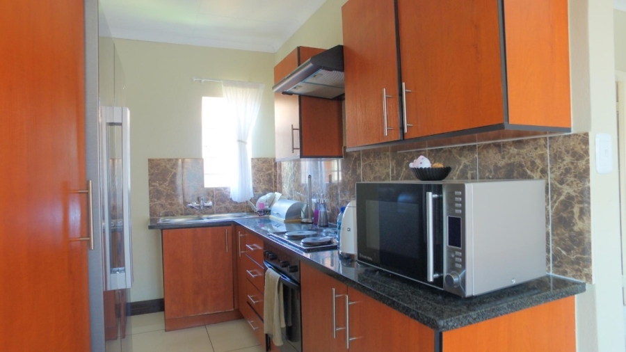 To Let 2 Bedroom Property for Rent in Waterval East North West